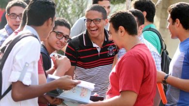 صورة في أخر أيام الثانوية العامة..طلاب علمي رياضة يؤدون امتحان الجبر والهندسة الفراغية