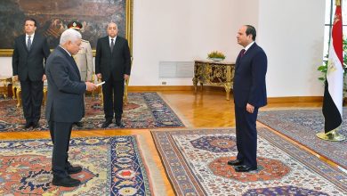 صورة السيسي يشهد أداء حلف اليمين لـ ” عصر و المنشاوي “