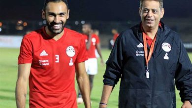 صورة هاني رمزي يعاتب قائد منتخب مصر ورد قوي من اللاعب