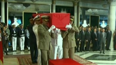 صورة تشييع جثمان الرئيس التونسي السبسي في جنازة وطنية بحضور عدد من قادة الدول الشقيقة