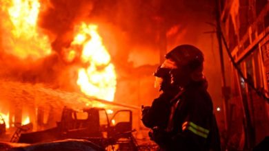 صورة حريق العبور .. حريق ضخم بمصنع ملابس بالعبور ووفاة 16 شخص وإصابة العشرات
