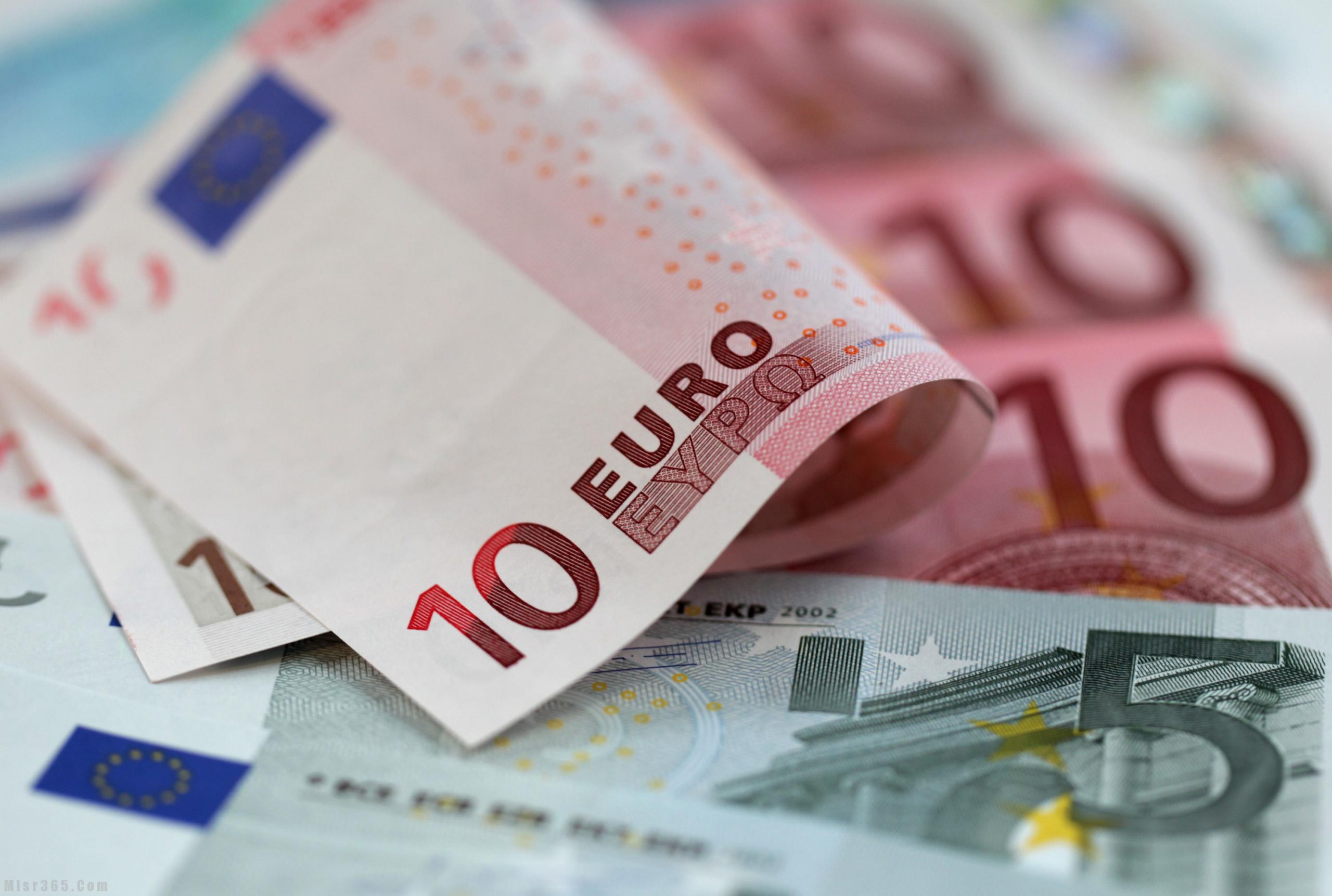 سعر اليورو والجنيه الاسترليني اليوم