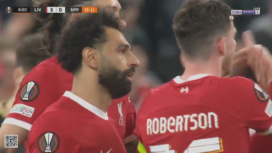 صورة للمرة الأولي في التاريخ محمد صلاح يسرق هدف ومجهود من زميله بالفريق ويسجل هدفا رائعا وخادعاً